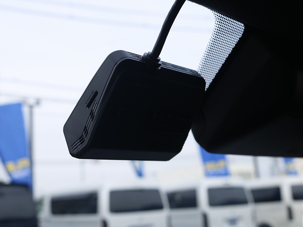 茨城県つくば市にハイエース専門の新車・中古車の展示場を展開！人気のグレード・年式をその場で見比べられます♪皆様のご来場、お問合せを心よりお待ちしております☆