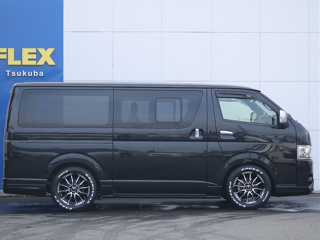 茨城県つくば市にハイエース専門の新車・中古車の展示場を展開！人気のグレード・年式をその場で見比べられます♪皆様のご来場、お問合せを心よりお待ちしております☆