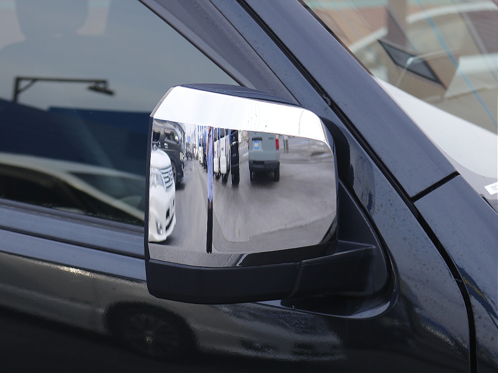 茨城県つくば市にハイエース専門の新車・中古車の展示場を展開！人気のグレード・年式をその場で見比べられます♪皆様のご来場、お問合せを心よりお待ちしております☆