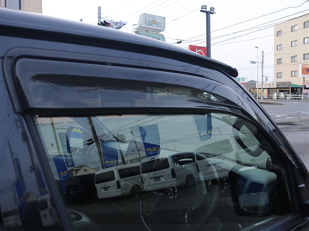 茨城県つくば市にハイエース専門の新車・中古車の展示場を展開！人気のグレード・年式をその場で見比べられます♪皆様のご来場、お問合せを心よりお待ちしております☆