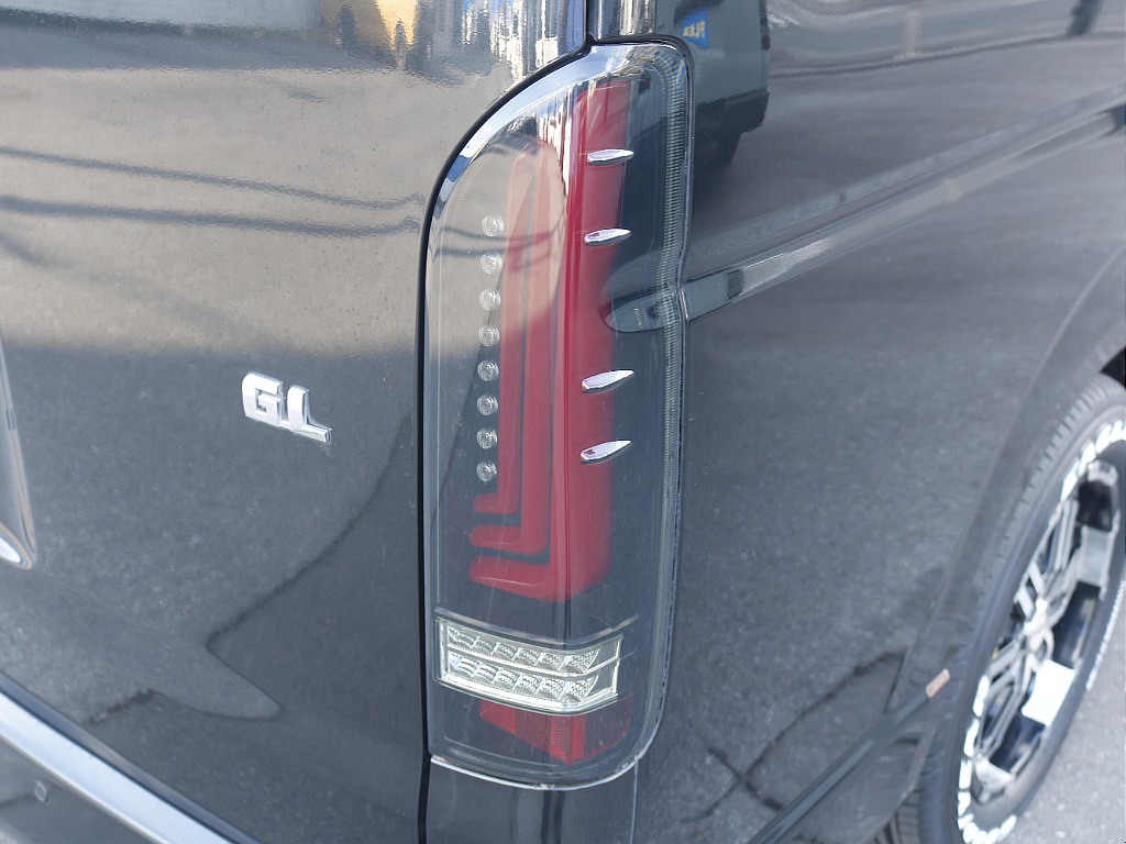 アルティメットLEDテールランプタイプ2を新品でインストール☆