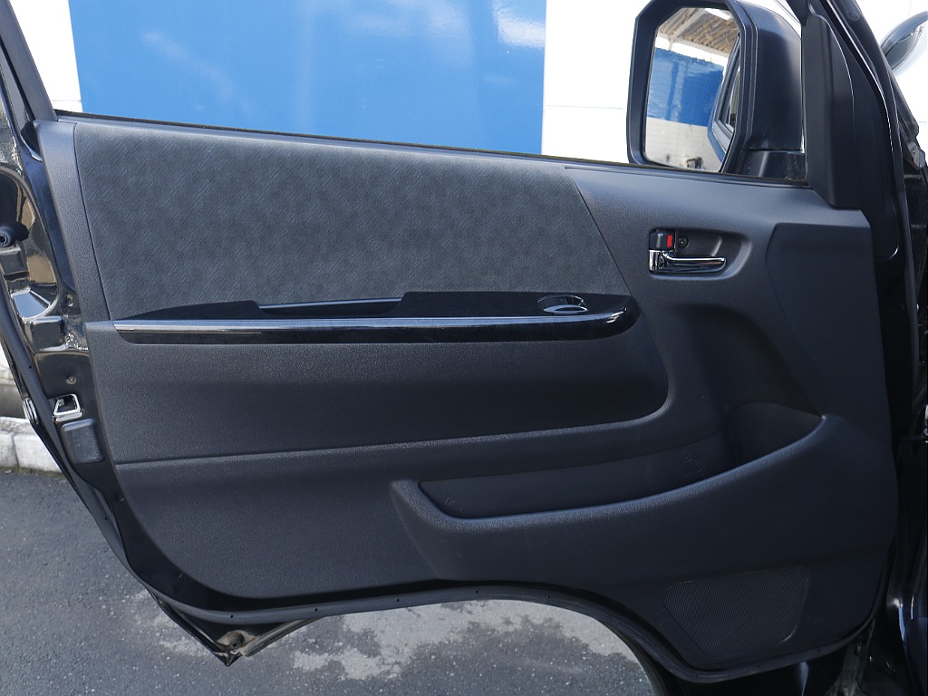 追加カスタムパーツも豊富に取り揃えておりますのでご相談下さい！