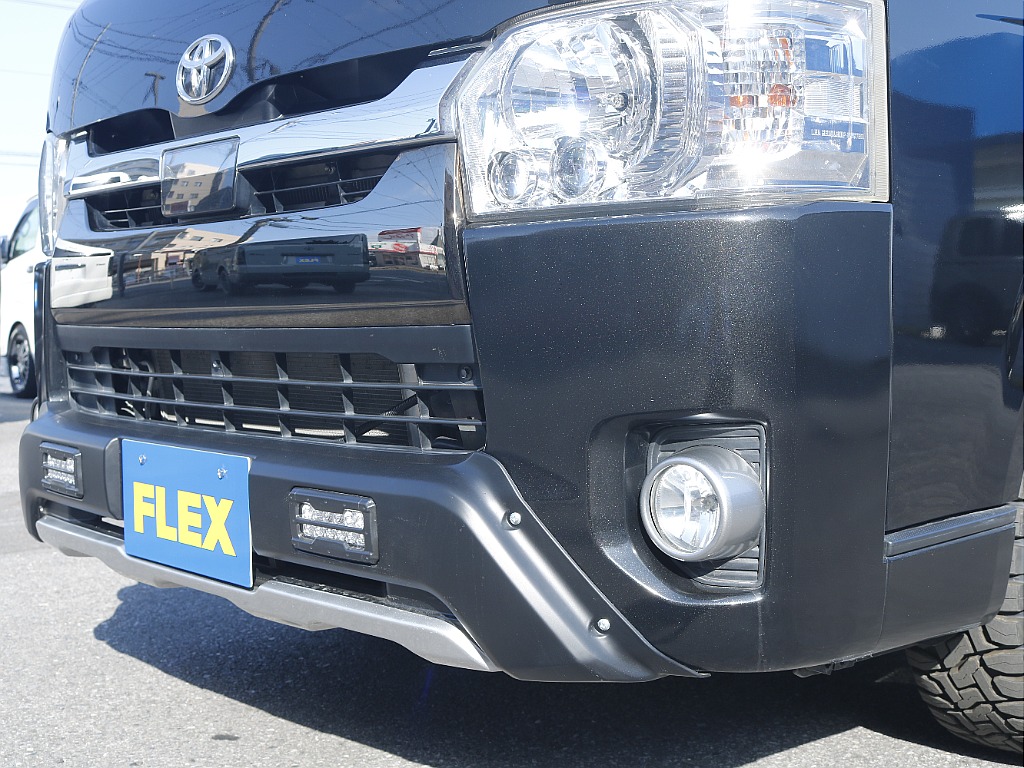 デイライト付きフロントスポイラー☆ フロントフェイスも無骨な印象に☆