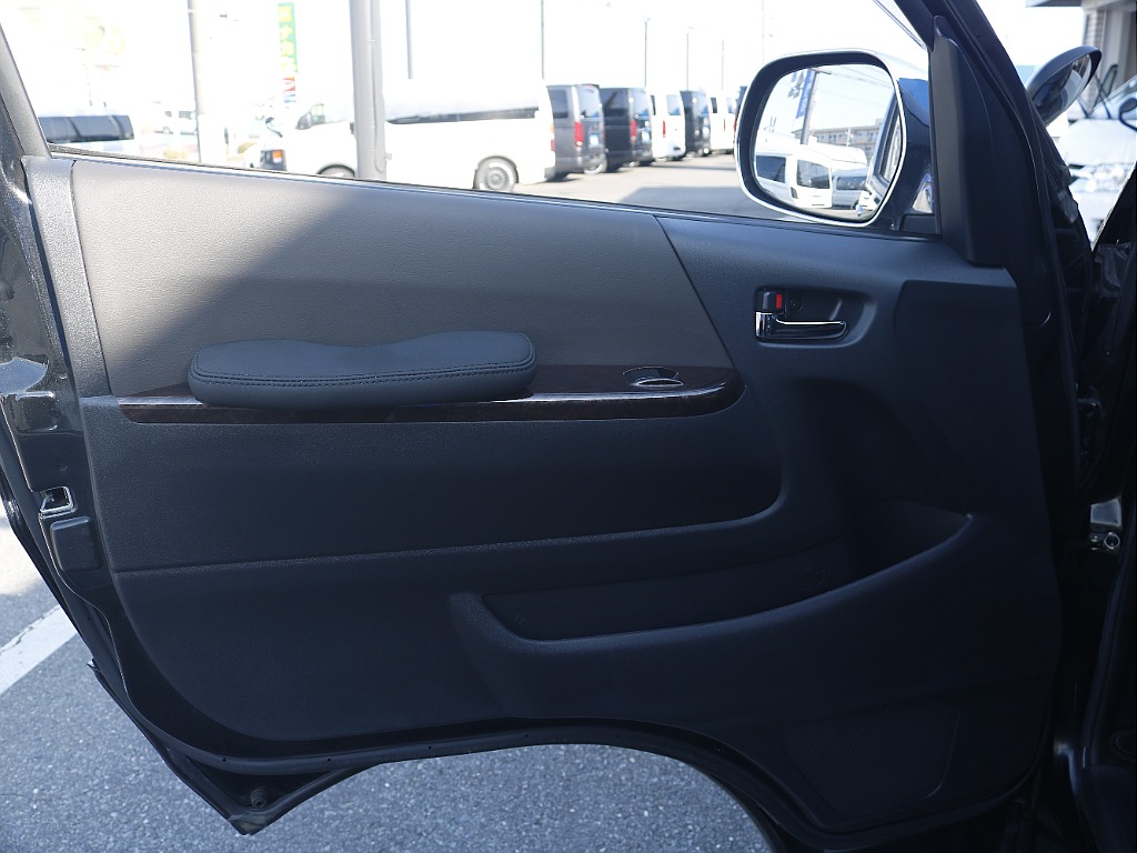 追加カスタムパーツも豊富に取り揃えておりますのでご相談下さい！