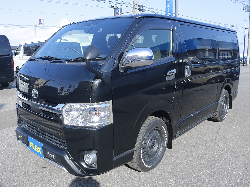 茨城県つくば市にハイエース専門の新車・中古車の展示場を展開！人気のグレード・年式をその場で見比べられます♪皆様のご来場、お問合せを心よりお待ちしております☆