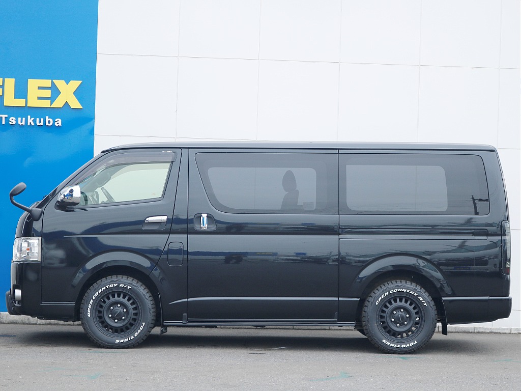 茨城県つくば市にハイエース専門の新車・中古車の展示場を展開！人気のグレード・年式をその場で見比べられます♪皆様のご来場、お問合せを心よりお待ちしております☆