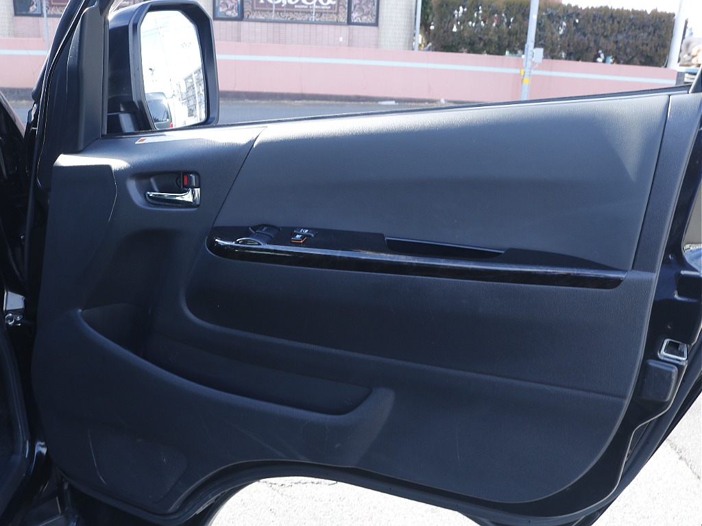 追加カスタムパーツも豊富に取り揃えておりますのでご相談下さい！