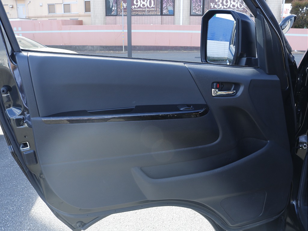 追加カスタムパーツも豊富に取り揃えておりますのでご相談下さい！