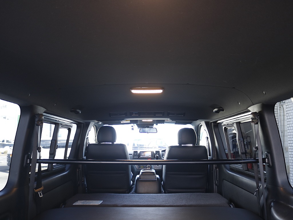 茨城県つくば市にハイエース専門の新車・中古車の展示場を展開！人気のグレード・年式をその場で見比べられます♪皆様のご来場、お問合せを心よりお待ちしております☆