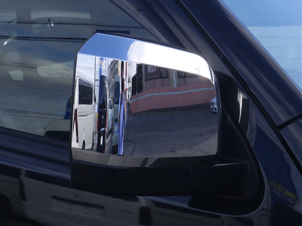 茨城県つくば市にハイエース専門の新車・中古車の展示場を展開！人気のグレード・年式をその場で見比べられます♪皆様のご来場、お問合せを心よりお待ちしております☆