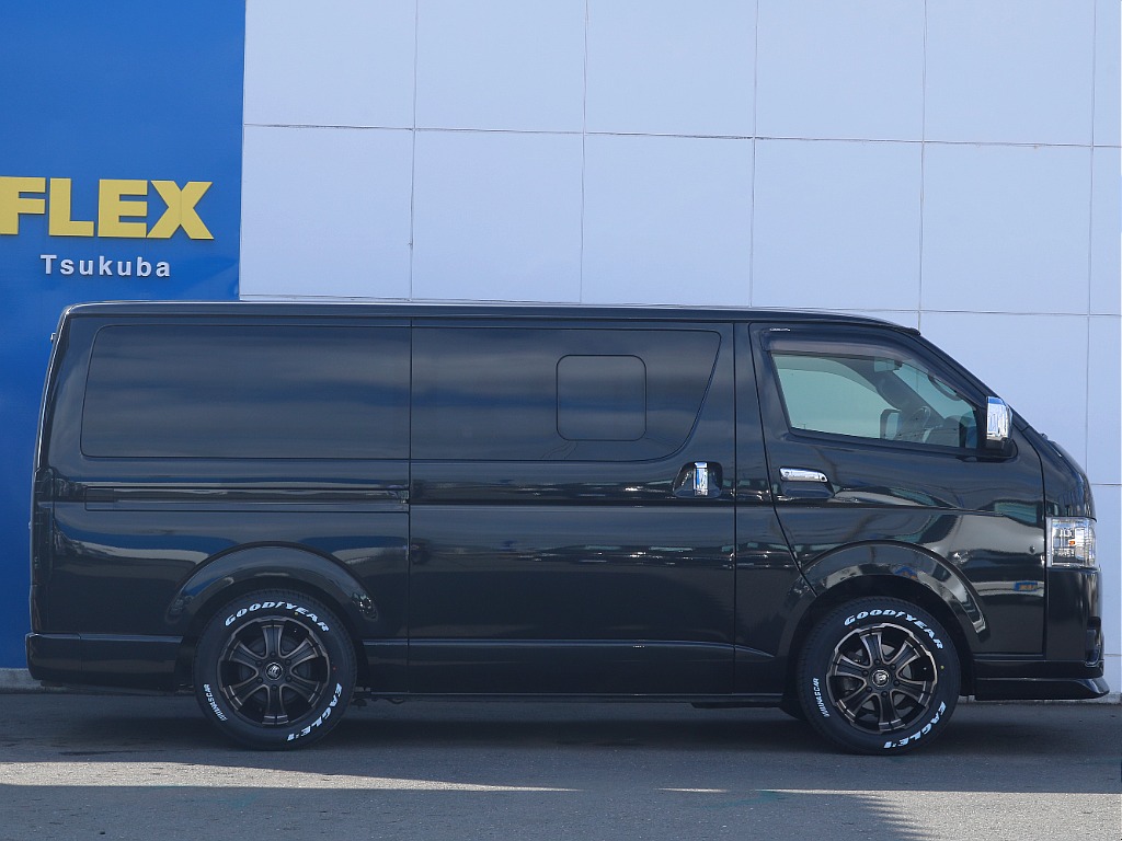 茨城県つくば市にハイエース専門の新車・中古車の展示場を展開！人気のグレード・年式をその場で見比べられます♪皆様のご来場、お問合せを心よりお待ちしております☆