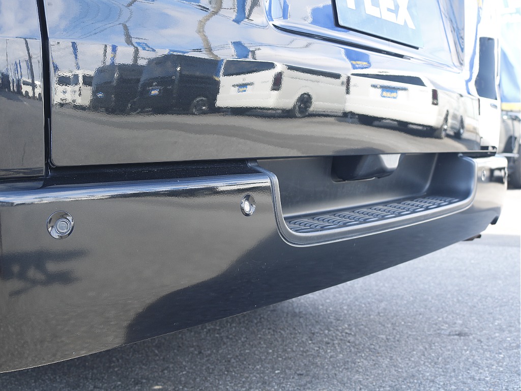 茨城県つくば市にハイエース専門の新車・中古車の展示場を展開！人気のグレード・年式をその場で見比べられます♪皆様のご来場、お問合せを心よりお待ちしております☆