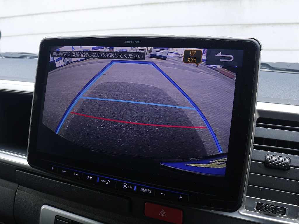 11インチの大画面でバックカメラ映像も見やすいです！