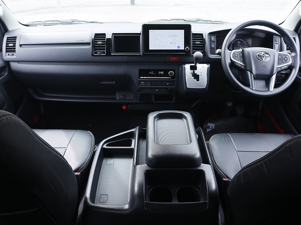 遂に入庫です！一新されたコックピット♪