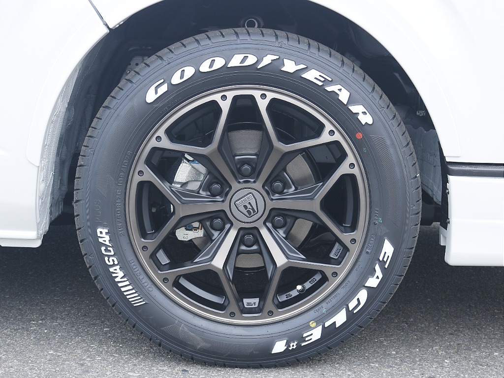 追加カスタムパーツも豊富に取り揃えておりますのでご相談下さい！