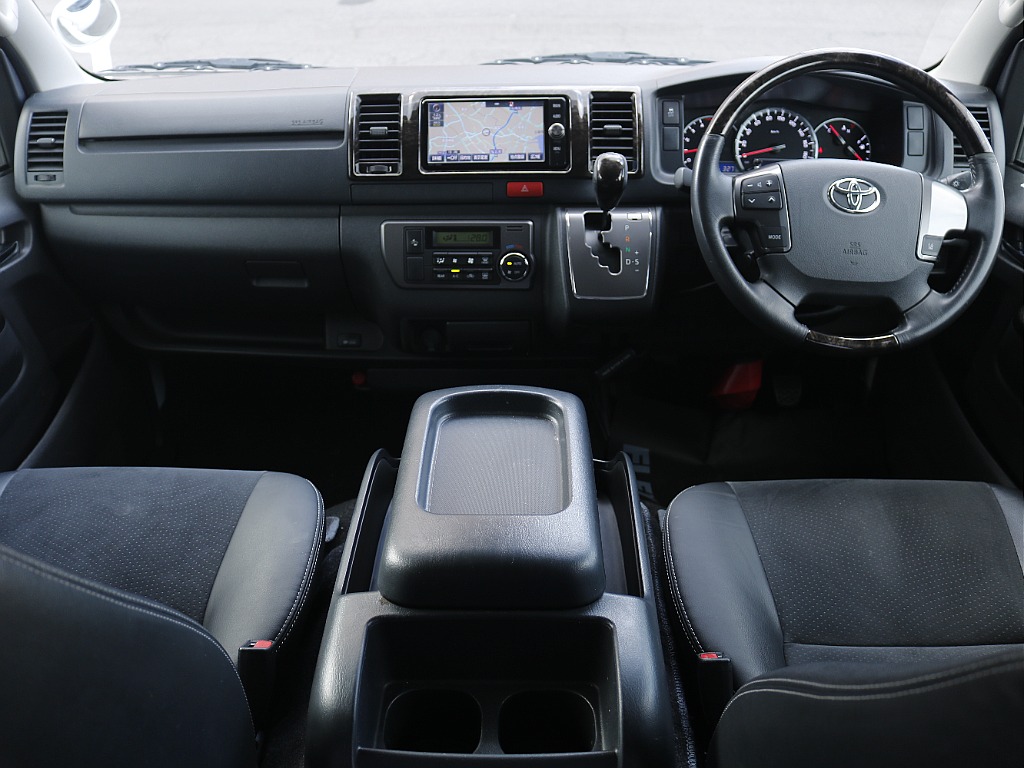 パワフルな走りのディーゼルターボ４ＷＤ入庫です♪