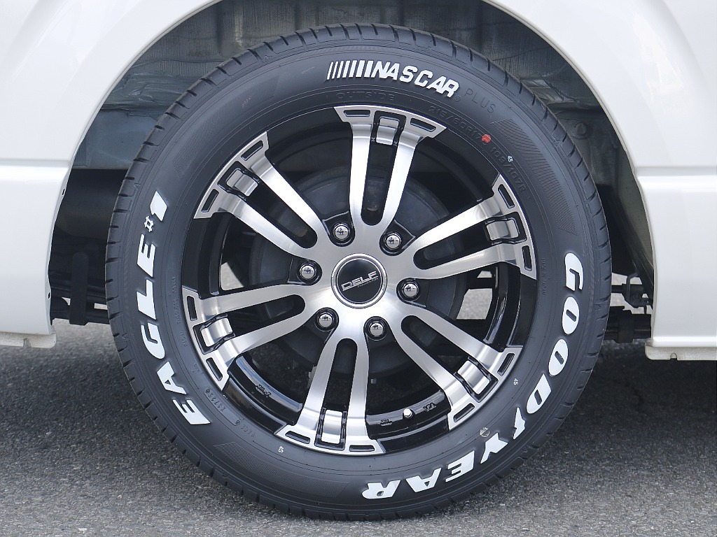 ホワイトレターが映えます♪