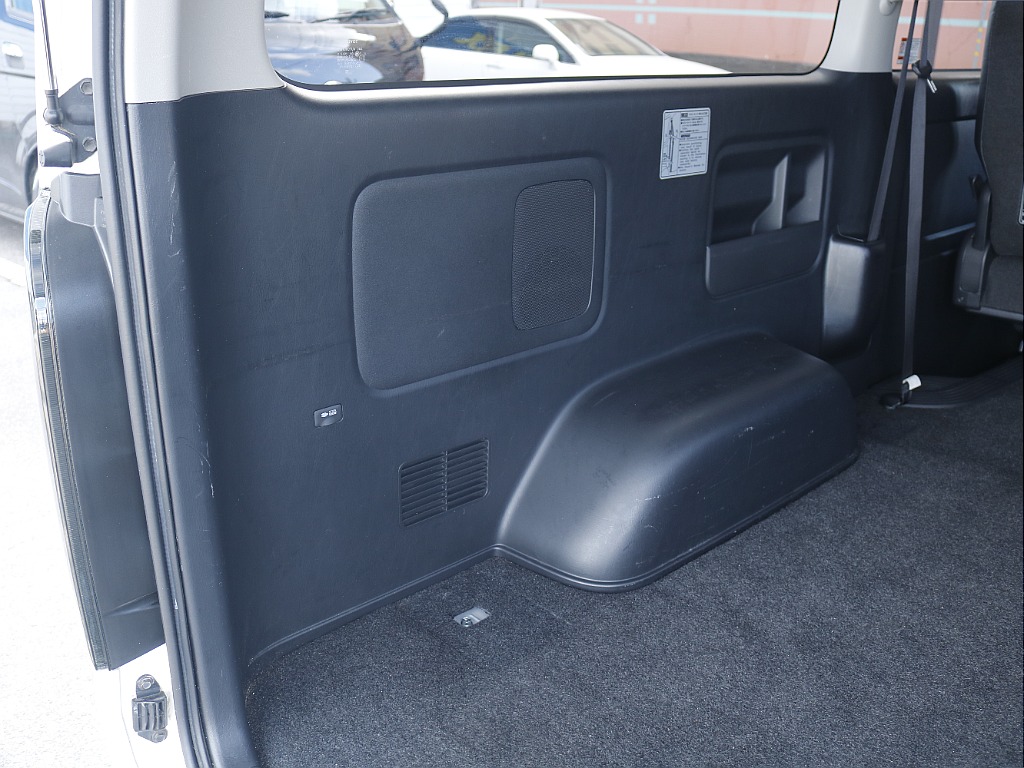 後部にもアクセサリー１００Ｖコンセント付き♪