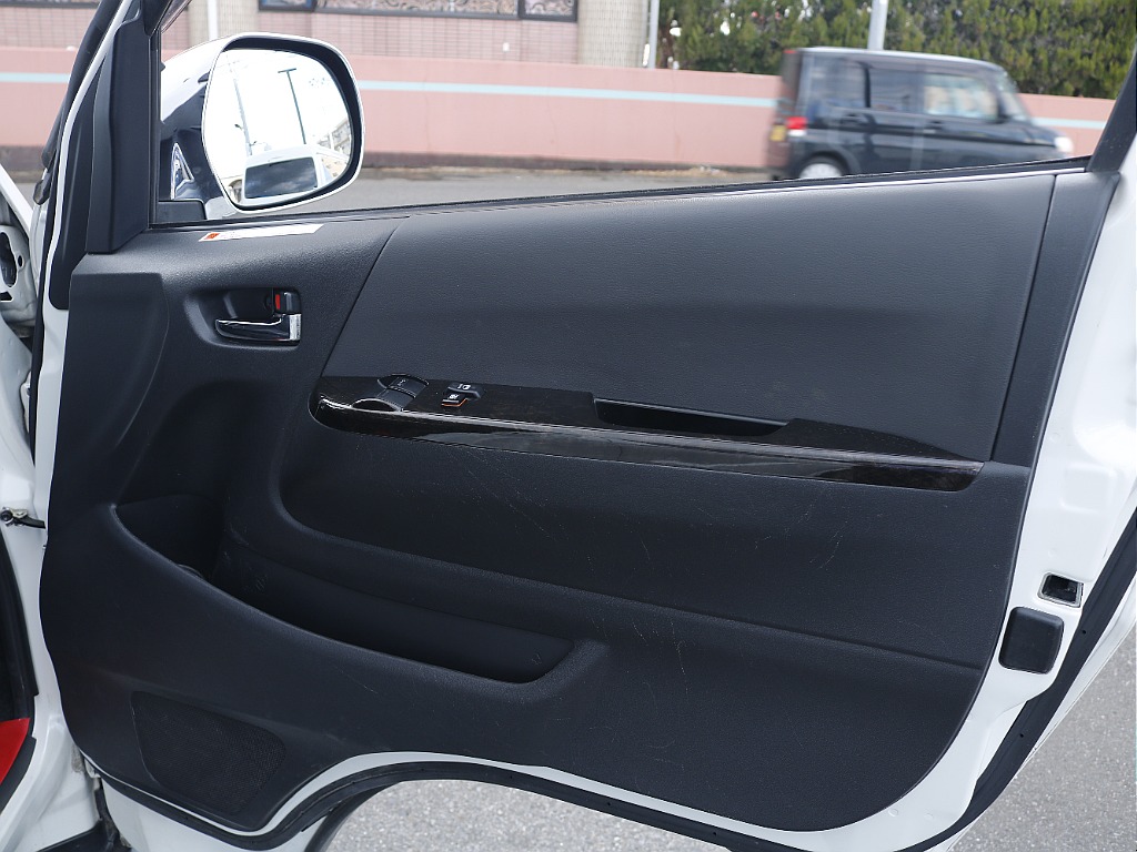 茨城県内最大級のハイエース専門店です！お気軽にご来店、お問い合わせ下さい♪