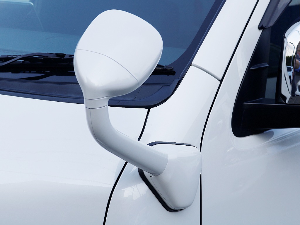 茨城県つくば市にハイエース専門の新車・中古車の展示場を展開！人気のグレード・年式をその場で見比べられます♪皆様のご来場、お問合せを心よりお待ちしております☆