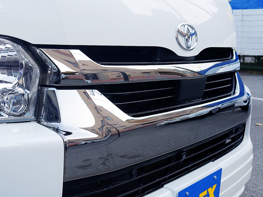 茨城県つくば市にハイエース専門の新車・中古車の展示場を展開！人気のグレード・年式をその場で見比べられます♪皆様のご来場、お問合せを心よりお待ちしております☆