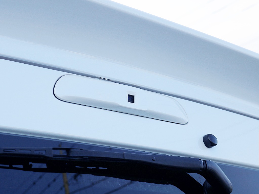 茨城県つくば市にハイエース専門の新車・中古車の展示場を展開！人気のグレード・年式をその場で見比べられます♪皆様のご来場、お問合せを心よりお待ちしております☆