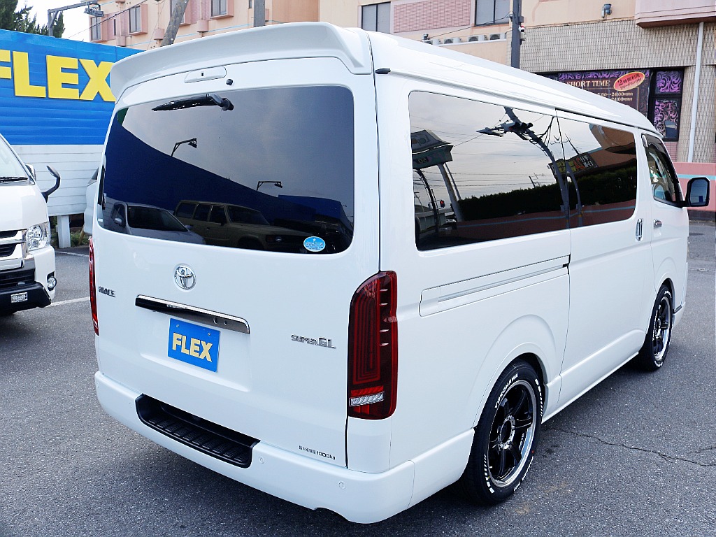 茨城県つくば市にハイエース専門の新車・中古車の展示場を展開！人気のグレード・年式をその場で見比べられます♪皆様のご来場、お問合せを心よりお待ちしております☆