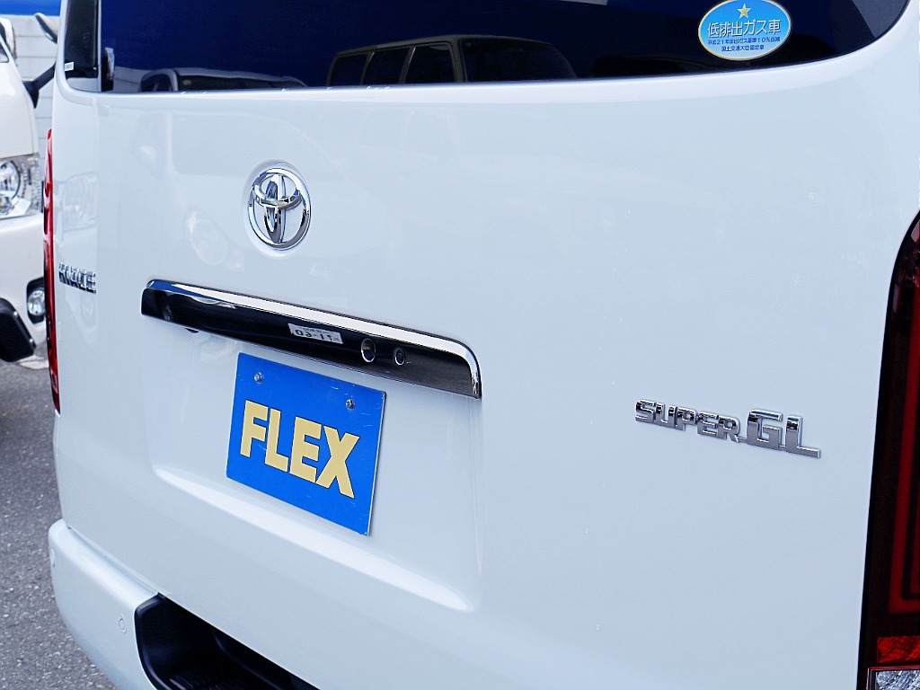 茨城県つくば市にハイエース専門の新車・中古車の展示場を展開！人気のグレード・年式をその場で見比べられます♪皆様のご来場、お問合せを心よりお待ちしております☆