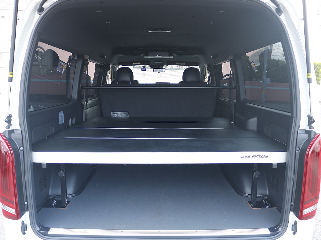 茨城県つくば市にハイエース専門の新車・中古車の展示場を展開！人気のグレード・年式をその場で見比べられます♪皆様のご来場、お問合せを心よりお待ちしております☆