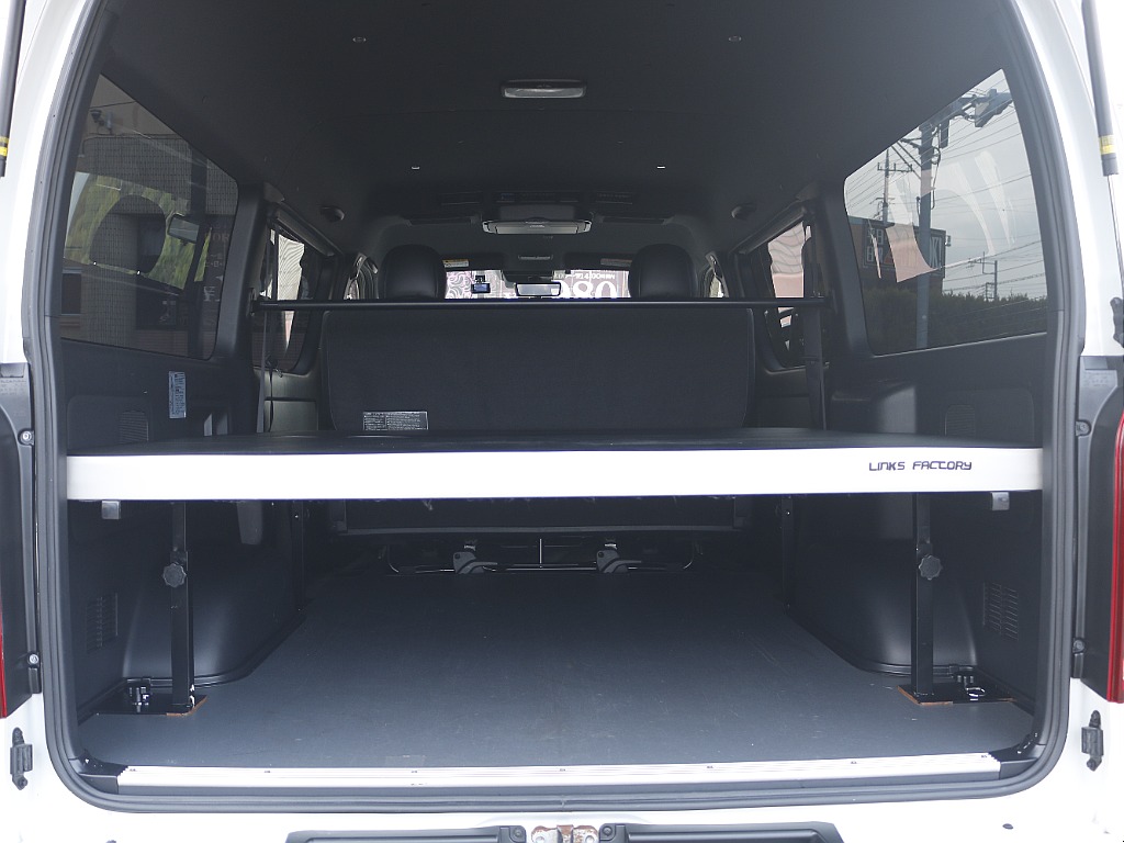 茨城県つくば市にハイエース専門の新車・中古車の展示場を展開！人気のグレード・年式をその場で見比べられます♪皆様のご来場、お問合せを心よりお待ちしております☆