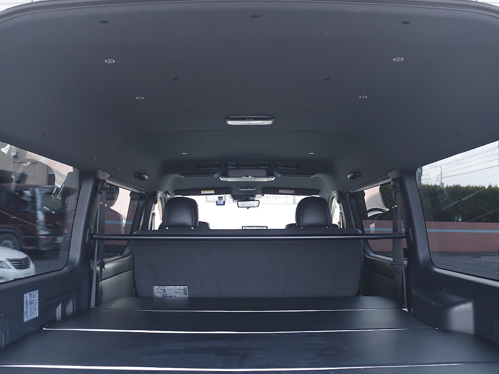 茨城県つくば市にハイエース専門の新車・中古車の展示場を展開！人気のグレード・年式をその場で見比べられます♪皆様のご来場、お問合せを心よりお待ちしております☆