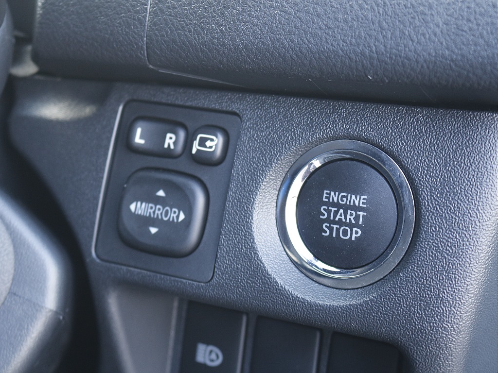 プッシュスタート＆スマートキー付きです♪