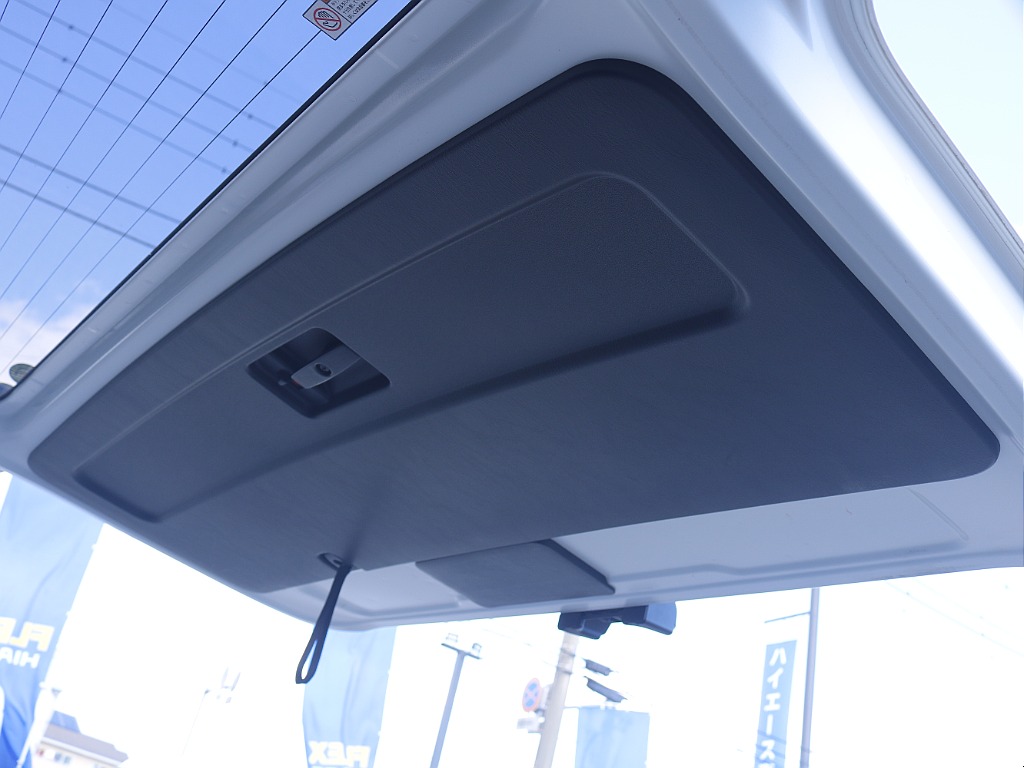 茨城県つくば市にハイエース専門の新車・中古車の展示場を展開！人気のグレード・年式をその場で見比べられます♪皆様のご来場、お問合せを心よりお待ちしております☆