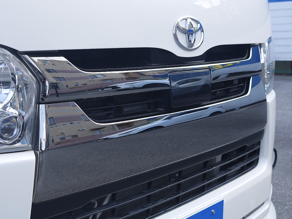 茨城県つくば市にハイエース専門の新車・中古車の展示場を展開！人気のグレード・年式をその場で見比べられます♪皆様のご来場、お問合せを心よりお待ちしております☆