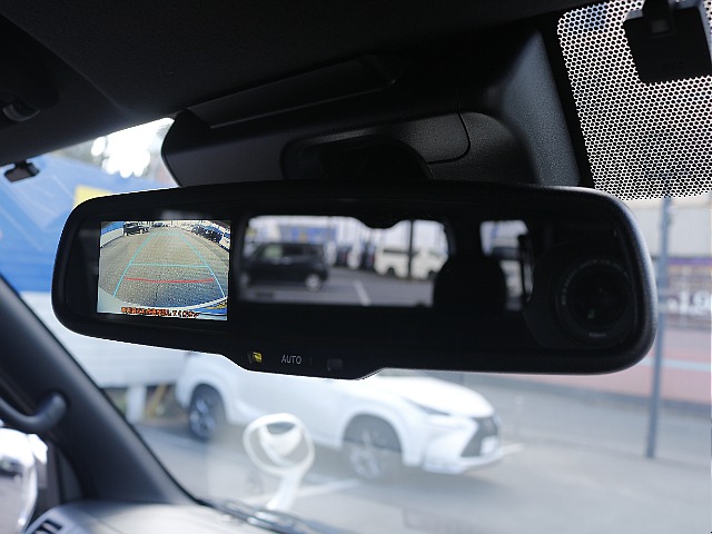 バックカメラ内臓　ルームミラーです♪