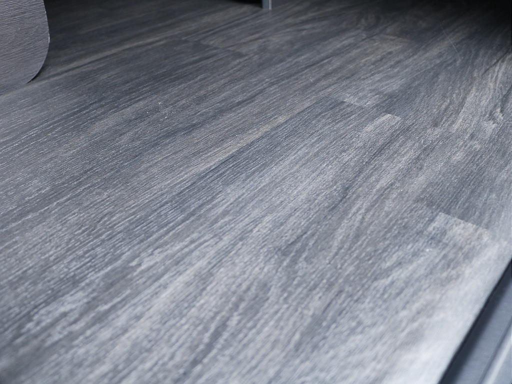 フローリング施工済み！手入れもラクチン♪