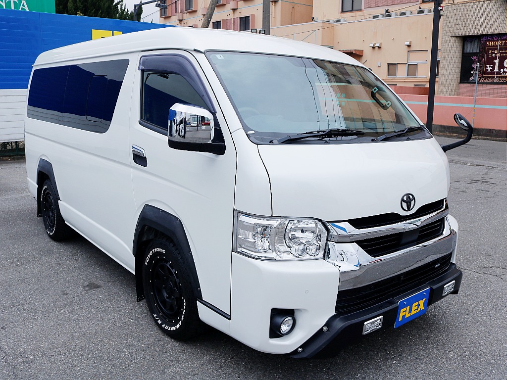 茨城県つくば市にハイエース専門の新車・中古車の展示場を展開！人気のグレード・年式をその場で見比べられます♪皆様のご来場、お問合せを心よりお待ちしております☆