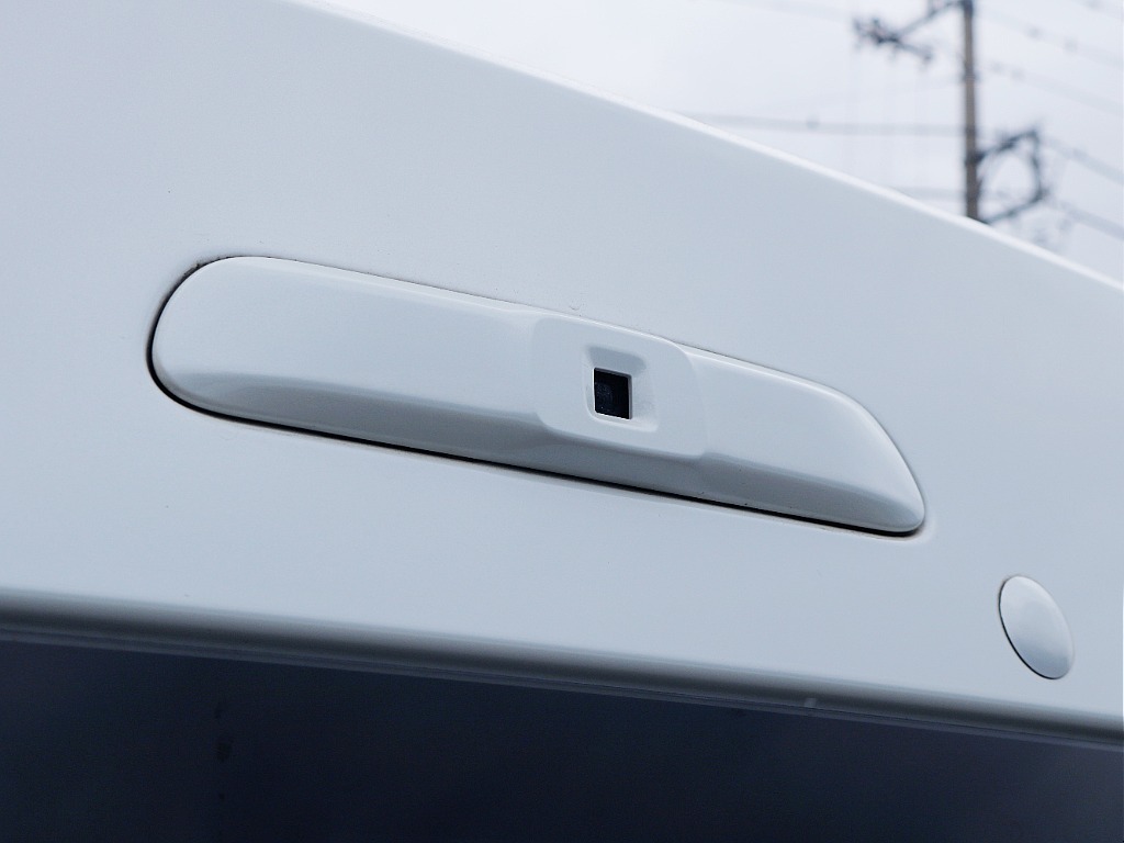 茨城県つくば市にハイエース専門の新車・中古車の展示場を展開！人気のグレード・年式をその場で見比べられます♪皆様のご来場、お問合せを心よりお待ちしております☆