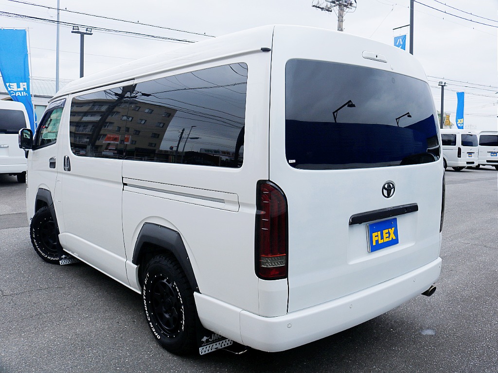 茨城県つくば市にハイエース専門の新車・中古車の展示場を展開！人気のグレード・年式をその場で見比べられます♪皆様のご来場、お問合せを心よりお待ちしております☆