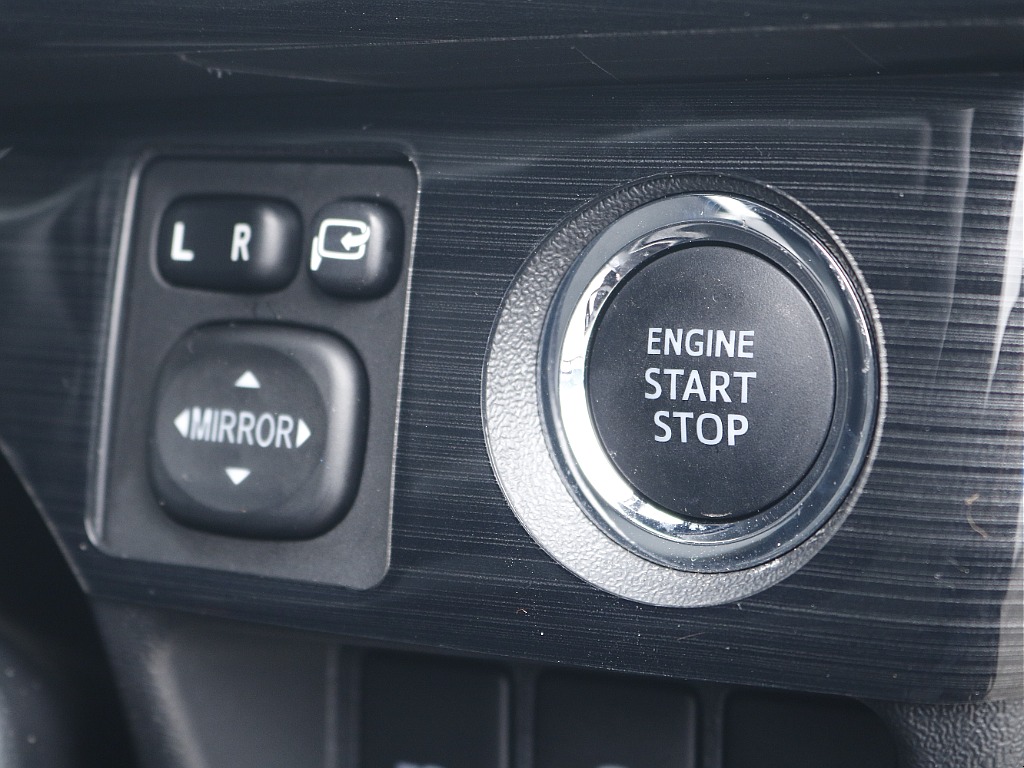 茨城県つくば市にハイエース専門の新車・中古車の展示場を展開！人気のグレード・年式をその場で見比べられます♪皆様のご来場、お問合せを心よりお待ちしております☆