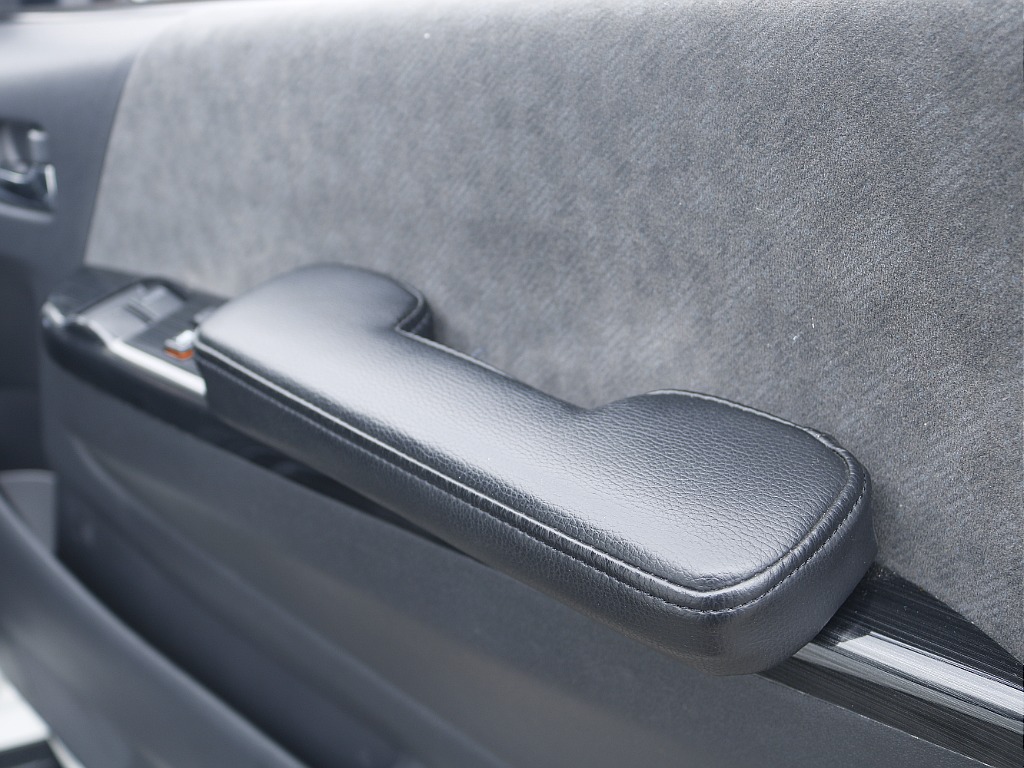 茨城県つくば市にハイエース専門の新車・中古車の展示場を展開！人気のグレード・年式をその場で見比べられます♪皆様のご来場、お問合せを心よりお待ちしております☆