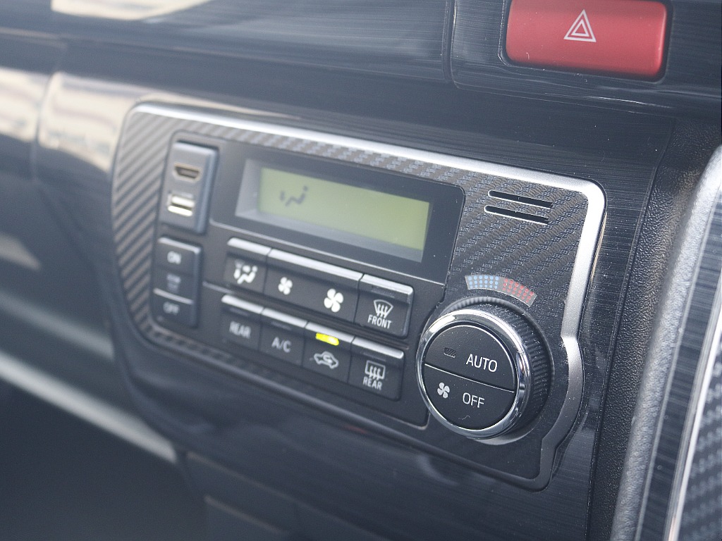 茨城県つくば市にハイエース専門の新車・中古車の展示場を展開！人気のグレード・年式をその場で見比べられます♪皆様のご来場、お問合せを心よりお待ちしております☆