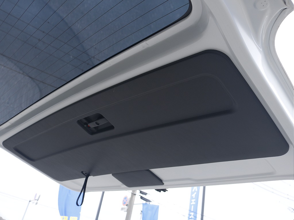 茨城県つくば市にハイエース専門の新車・中古車の展示場を展開！人気のグレード・年式をその場で見比べられます♪皆様のご来場、お問合せを心よりお待ちしております☆