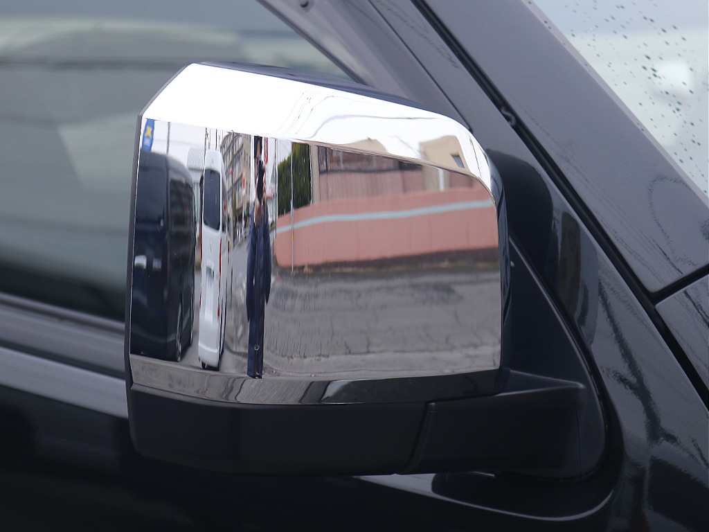 茨城県つくば市にハイエース専門の新車・中古車の展示場を展開！人気のグレード・年式をその場で見比べられます♪皆様のご来場、お問合せを心よりお待ちしております☆