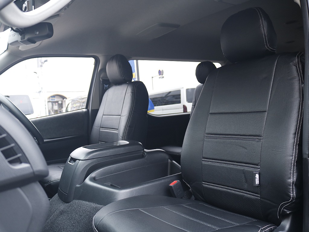 茨城県つくば市にハイエース専門の新車・中古車の展示場を展開！人気のグレード・年式をその場で見比べられます♪皆様のご来場、お問合せを心よりお待ちしております☆