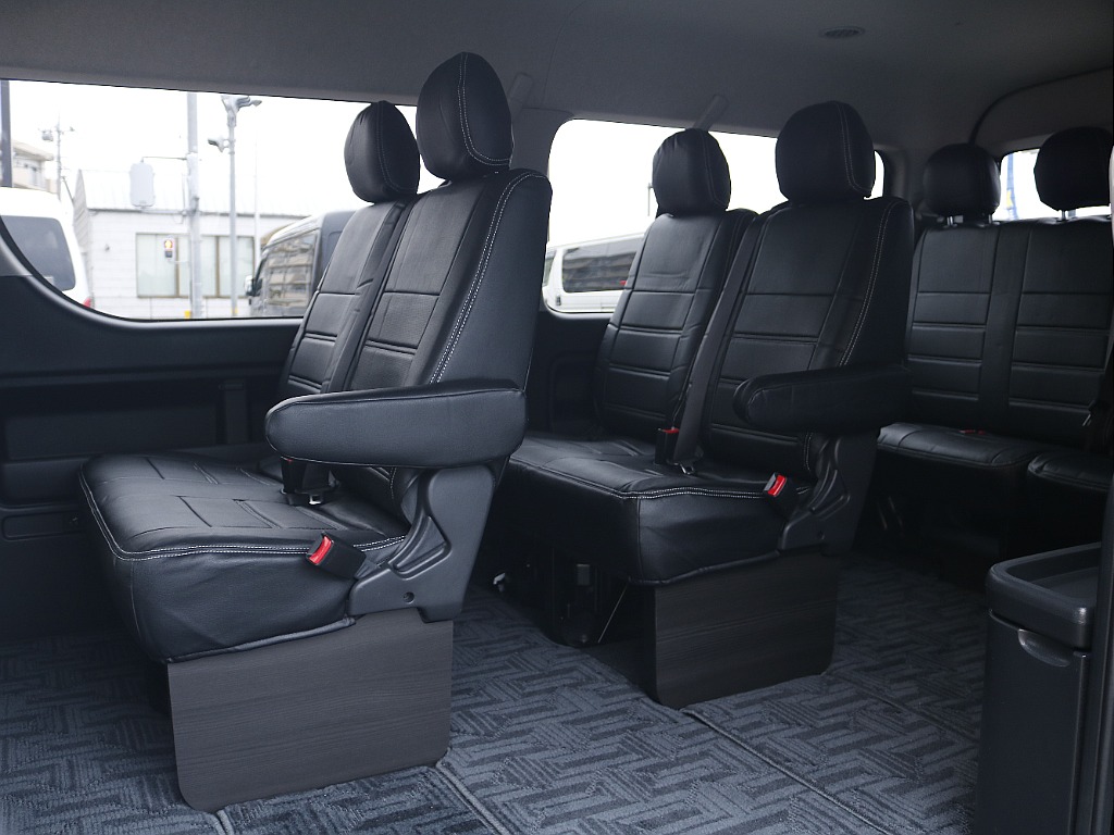 茨城県つくば市にハイエース専門の新車・中古車の展示場を展開！人気のグレード・年式をその場で見比べられます♪皆様のご来場、お問合せを心よりお待ちしております☆