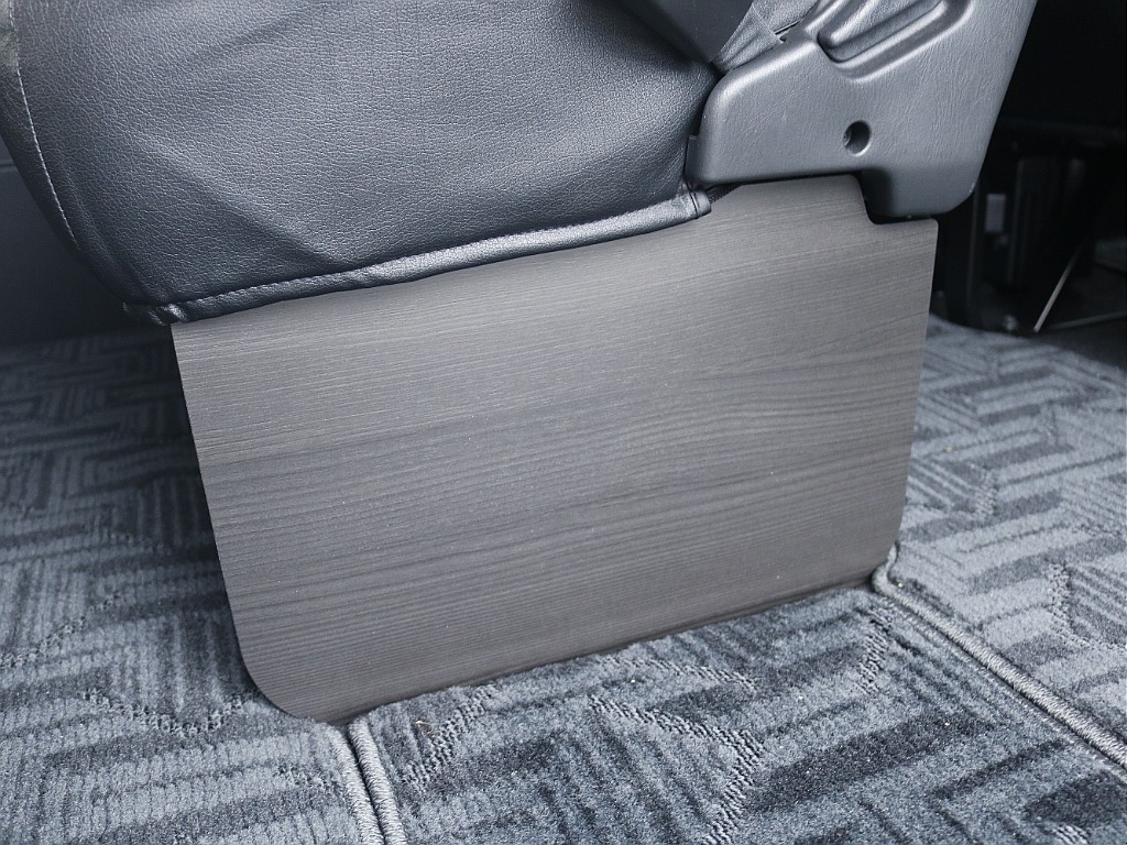 茨城県つくば市にハイエース専門の新車・中古車の展示場を展開！人気のグレード・年式をその場で見比べられます♪皆様のご来場、お問合せを心よりお待ちしております☆