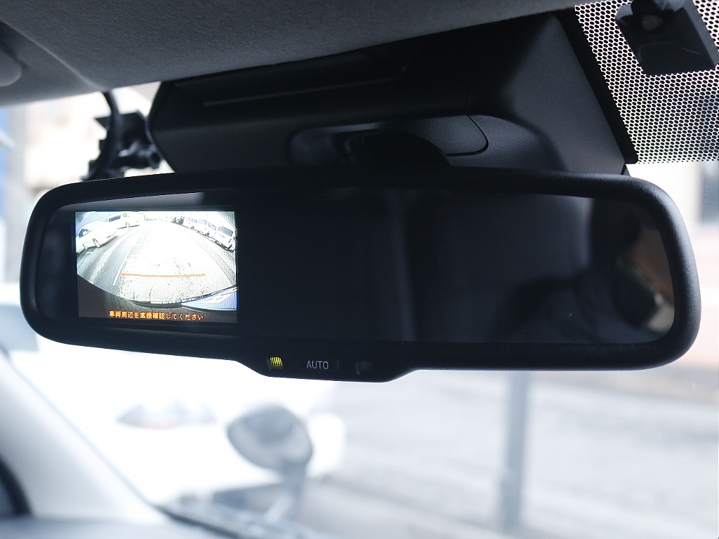 茨城県つくば市にハイエース専門の新車・中古車の展示場を展開！人気のグレード・年式をその場で見比べられます♪皆様のご来場、お問合せを心よりお待ちしております☆