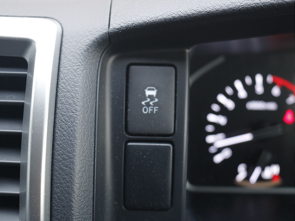 茨城県つくば市にハイエース専門の新車・中古車の展示場を展開！人気のグレード・年式をその場で見比べられます♪皆様のご来場、お問合せを心よりお待ちしております☆