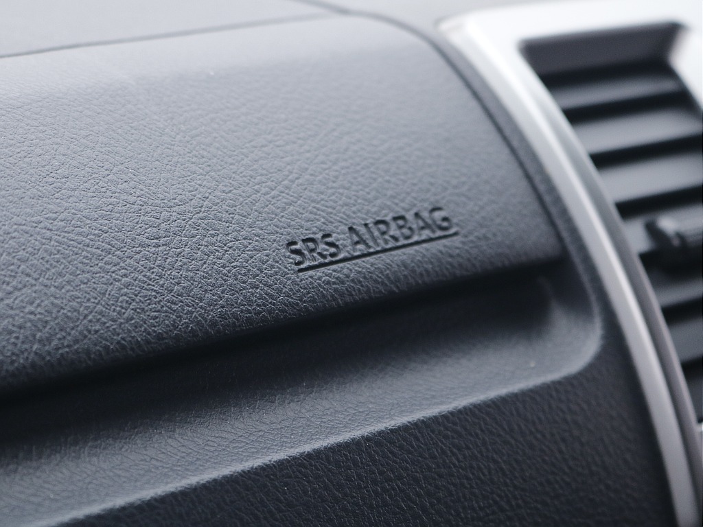 茨城県つくば市にハイエース専門の新車・中古車の展示場を展開！人気のグレード・年式をその場で見比べられます♪皆様のご来場、お問合せを心よりお待ちしております☆